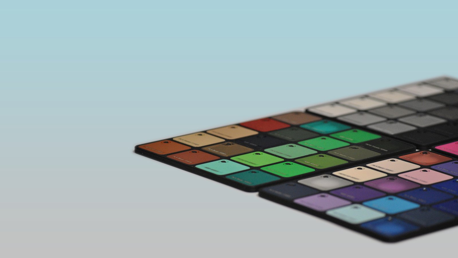 Nuancier de couleurs présenté sur des plaquettes d'échantillons